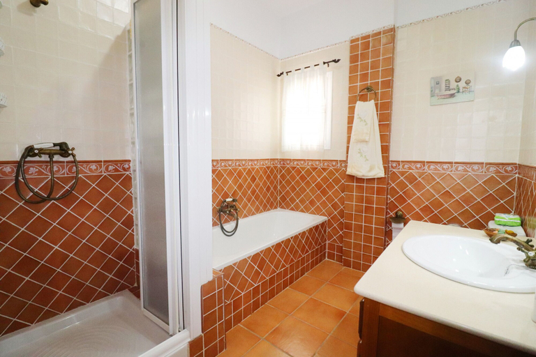 Bathroom 4, 1152 Villa Panoramica, Málaga
