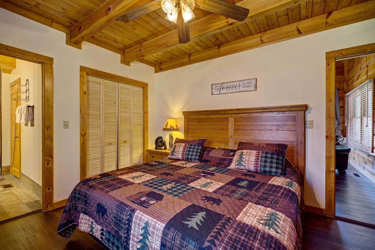 Bedroom 3, Tennessee Charm, Sevier