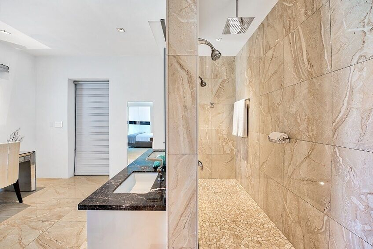 Bathroom 5, Villa Amalia