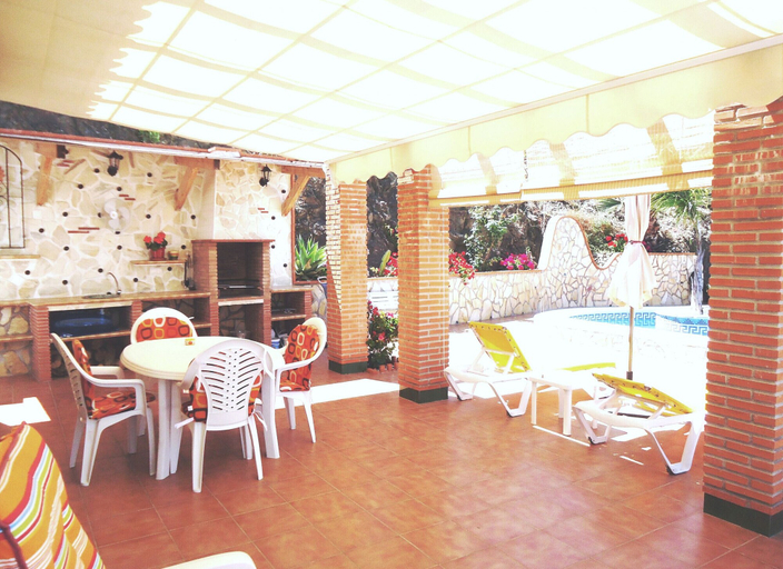 Food & Drinks, 1051 Villa Al-andalus, Málaga