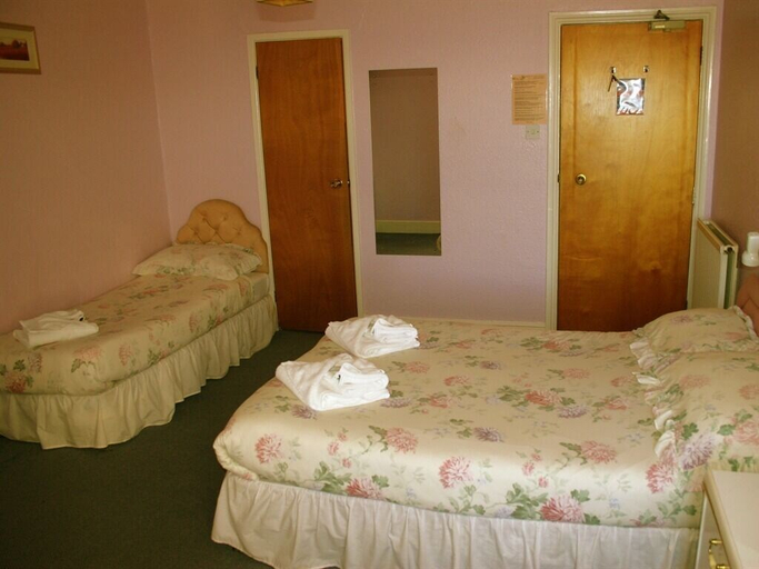Bedroom 3, Cherry Tree Hotel, Torbay