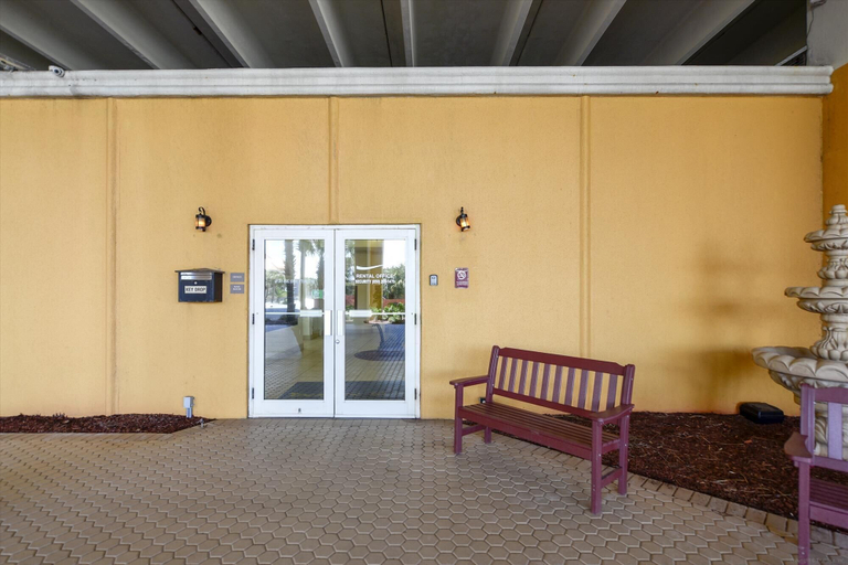 Public Area, Treasure Island 0512, Bay
