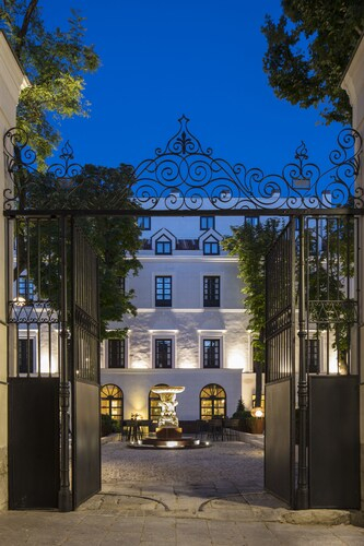 Gran Meliá Palacio de los Duques-Leading Hotels of the World, Madrid