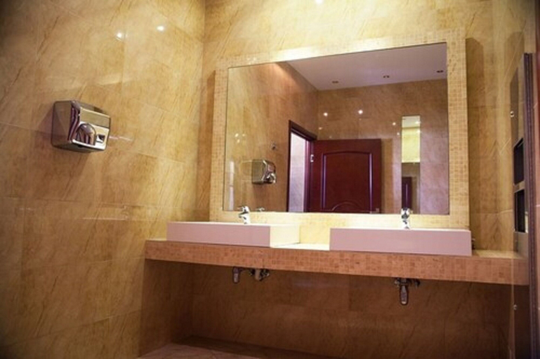 Bathroom 4, Holiday Park, Warsaw