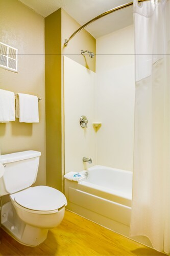 Midpointe Hotel by Rosen Hotels & Resorts, Orange