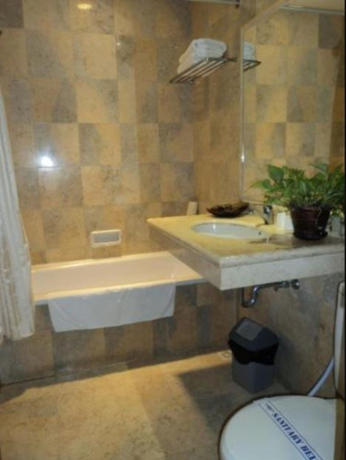 Bathroom 5, Narita Hotel Tulungagung, Tulungagung