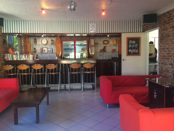 Food & Drinks 5, Maxmee Backpackers Resort, Gold Coast