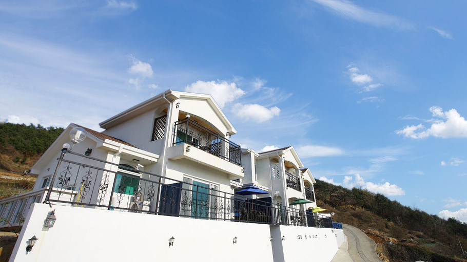 Exterior & Views 1, Namhea Pension Marronnier, Namhae