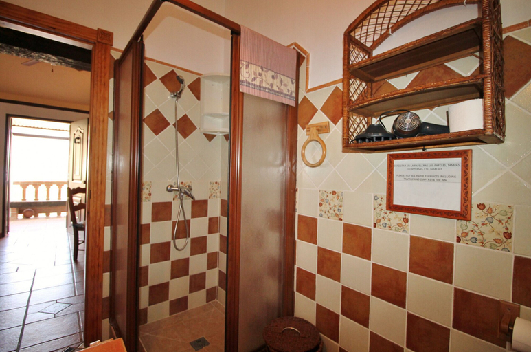 Bathroom 4, 1038 Villa Cruz, Málaga
