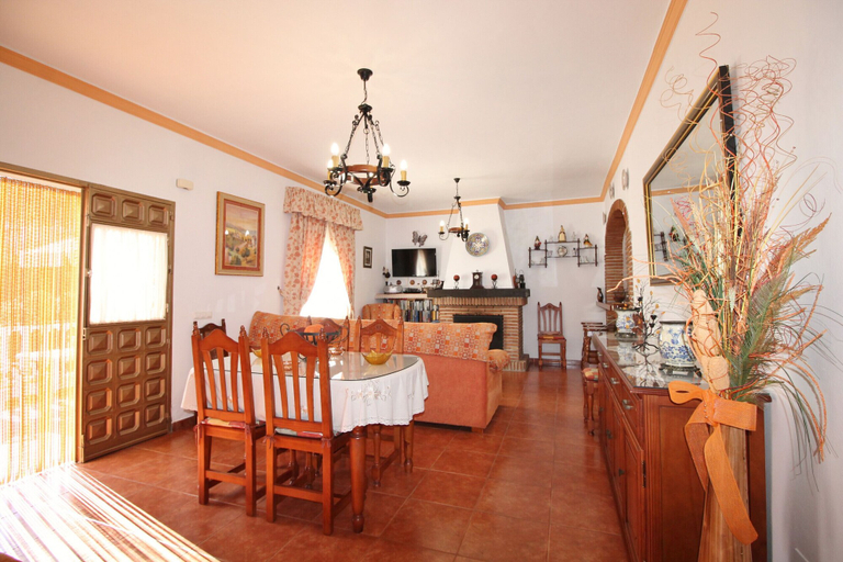 Food & Drinks, 1037 Villa Alabarce, Málaga