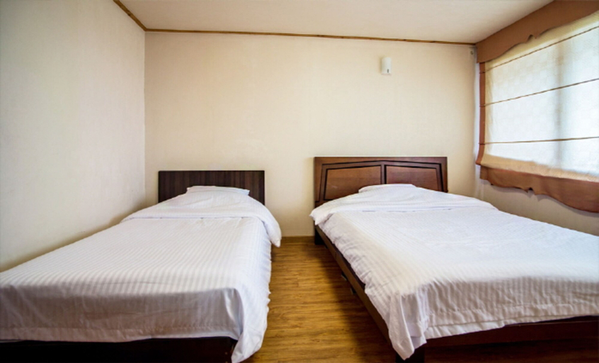 Bedroom 2, Witch's  broomstick Pension, Jeju