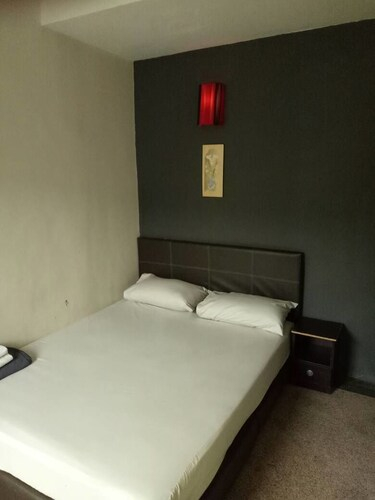 SK Hotel 2, Manjung