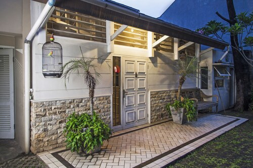 RedDoorz @ Mampang Prapatan, Jakarta Selatan