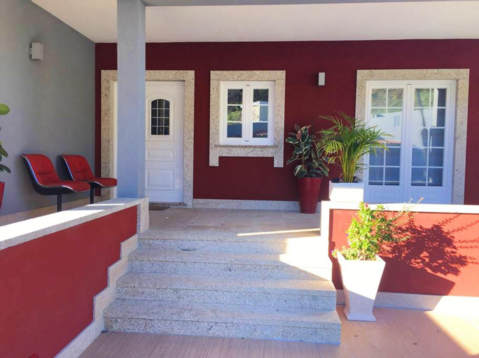 House With 4 Bedrooms in Rebordões , With Wonderful Mountain View, Private Pool, Enclosed Garden - 25 km From the Beach, Ponte de Lima