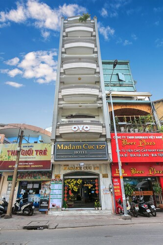 OYO 125 Madam Cuc 127, Quận 1