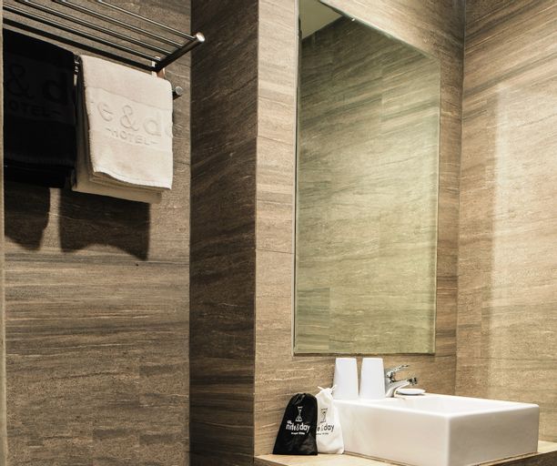 Bathroom 10