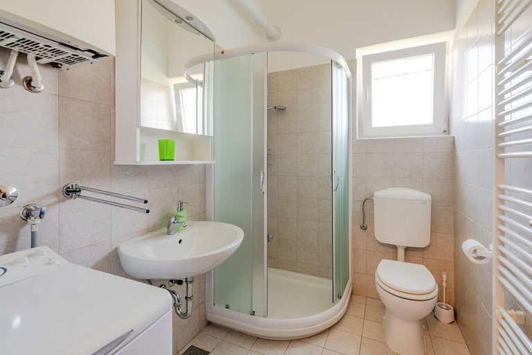 Bathroom 4, Apartments Brioni Colors, Fažana