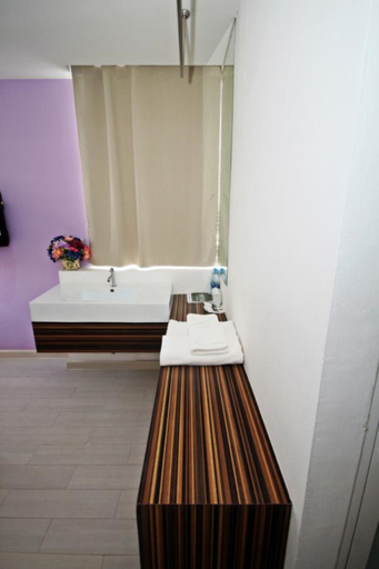 Bathroom 4, Nantra Ekamai Hotel, Wattana