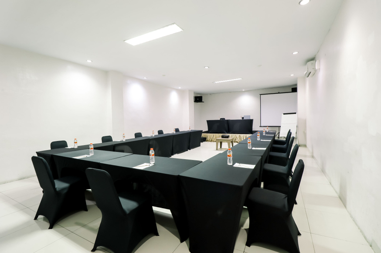Business Facilities 23