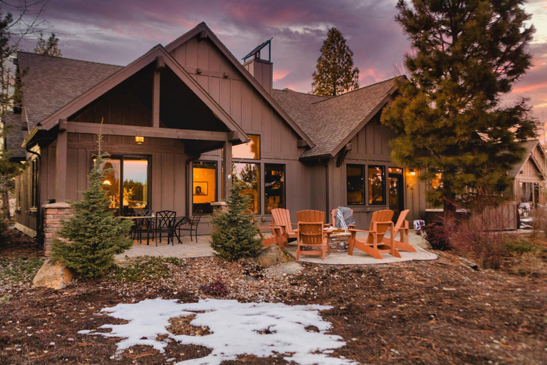 Exterior & Views 2, Dancing Rock - Mountain Home w Fire Pit & Spa!, Deschutes