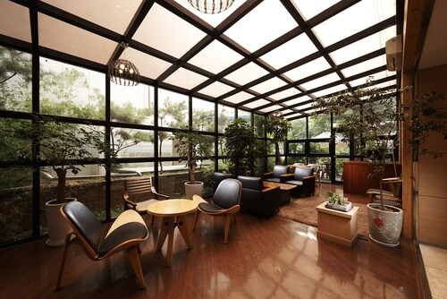 Hotel KP, Seongbuk