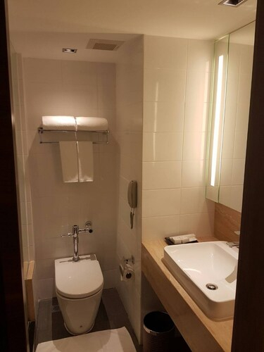 Louis' Tavern Hotel Don Muang, Lak Si