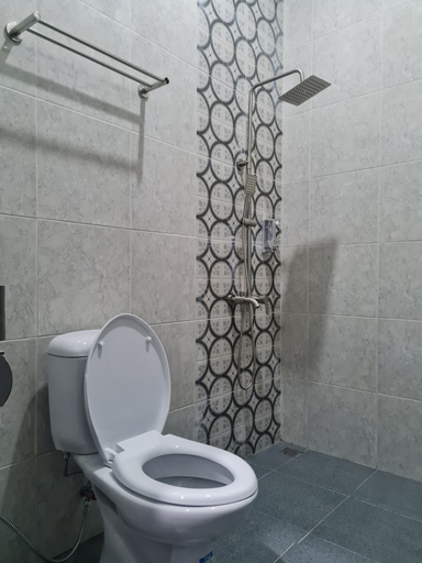 Bathroom 5, KingKabba Guest House Wonosobo, Wonosobo