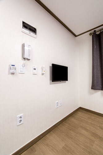CMS-INN, SEOUL HOEGI, Seongbuk