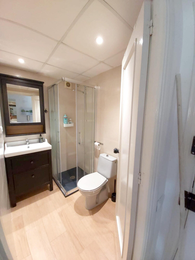 Bathroom 3, Charming apartment with mountain view in Francas - 45m², Tarragona