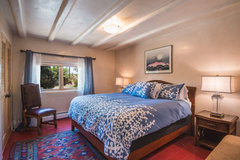 Bedroom 1, Sueños - Tranquil East Side Getaway, Serene Mountain Views, Santa Fe