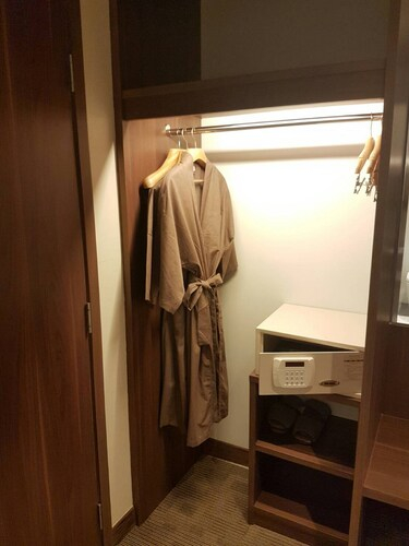 Louis' Tavern Hotel Don Muang, Lak Si
