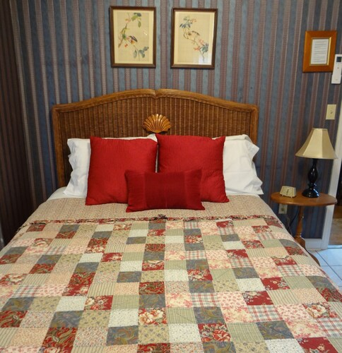 HENRY COLLINS INN - ADULT ONLY, Newport