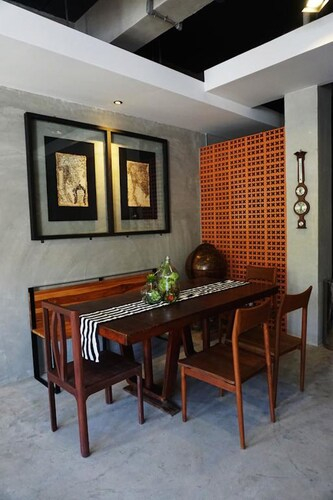 Hansa Bangkok House, Bang Plad