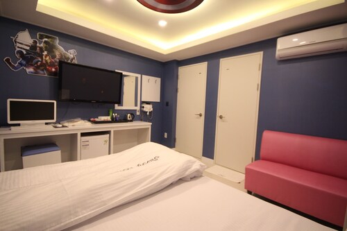 Savoy Hotel, Buk