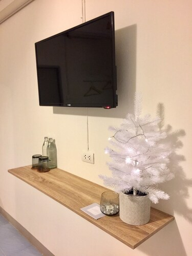 24 Poshtel Salaya, Phuttha Mon Thon