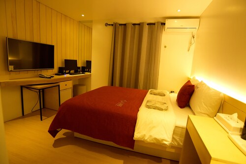 Lime Hotel, Seo