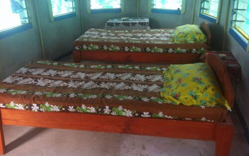 Sweet Escape On Manono Island, Aiga i le Tai