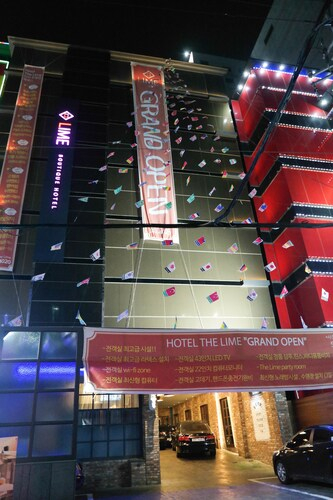 Lime Hotel, Seo