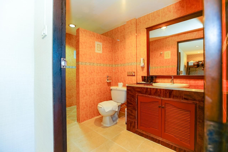 Bathroom 5, Parasol Inn Chiang Mai Old City, Muang Chiang Mai