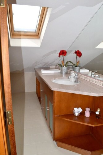 Villa With 3 Bedrooms In Fatima, With Wonderful Mountain View, Private Pool, Enclosed Garden - 50 Km, Ourém