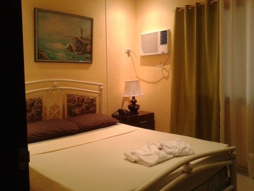 Kai Lodge, Morong