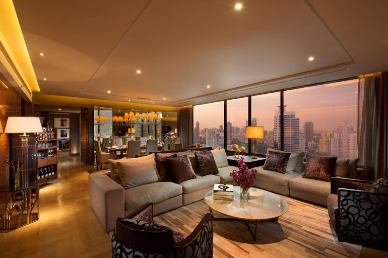 Hilton Sukhumvit Bangkok, Khlong Toey