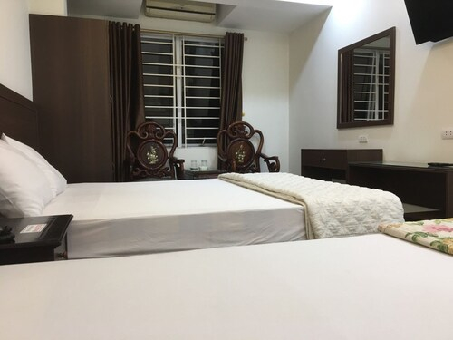 Moza Hotel, Cầu Giấy