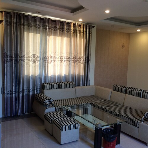 Chio Hotel and Apartment, Sóc Sơn
