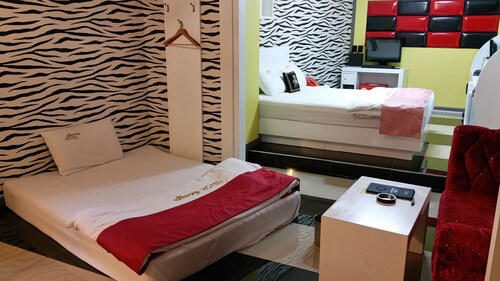 Savoy Hotel, Buk