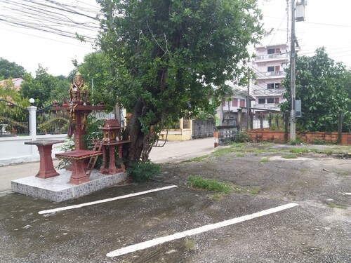 Akanit Tower, Muang Saraburi