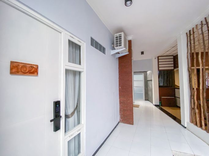 Public Area 5, RedDoorz Syariah @ Mitra Guest House, Malang