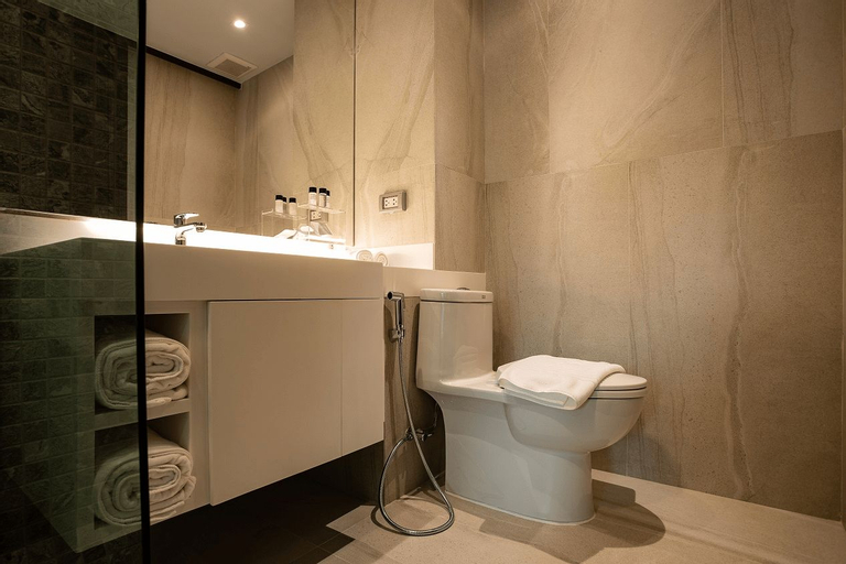 Bathroom 18