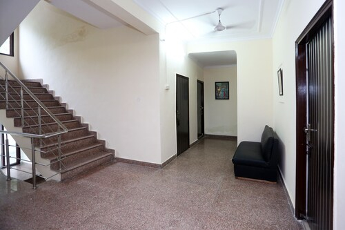 OYO 9708 Sector 71, Gautam Buddha Nagar