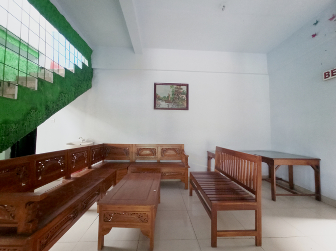 OYO 90093 Dw Hotel, Malang